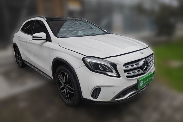 Used Mercedes-Benz GLA 2017 GLA 200 Fashion Model Front Right 45 Deg