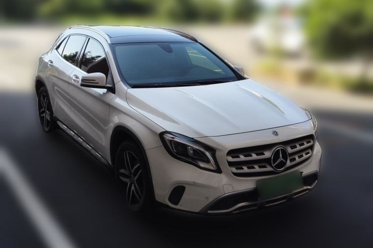 Used Mercedes-Benz GLA 2017 GLA 200 Fashion Model Front Right 45 Deg