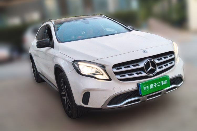 Used Mercedes-Benz GLA 2017 GLA 200 Fashion Model Front Right 45 Deg