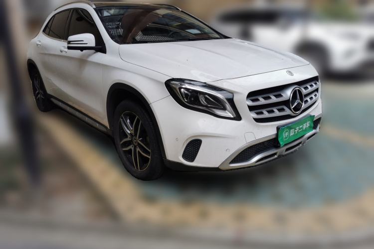 Used Mercedes-Benz GLA 2017 GLA 200 Fashion Model Front Right 45 Deg