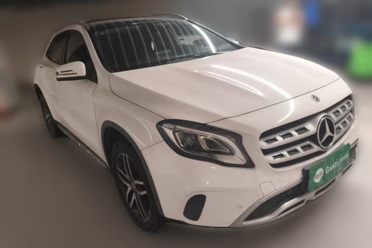 Used Mercedes-Benz GLA 2017 GLA 200 Fashion Model Front Right 45 Deg