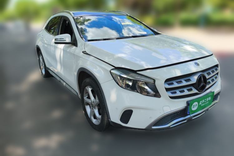 Used Mercedes-Benz GLA 2017 GLA 200 Sport Edition Front Right 45 Deg