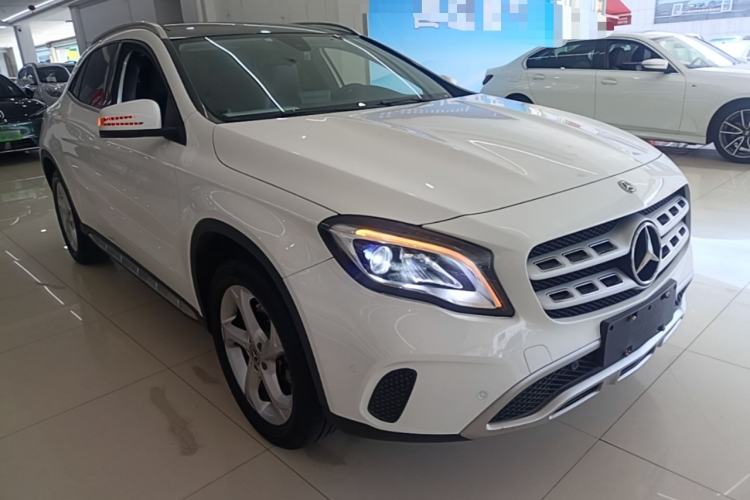 Used Mercedes-Benz GLA 2017 GLA 200 Sport Edition Front Right 45 Deg