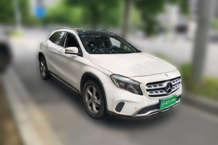 Used Mercedes-Benz GLA 2017 GLA 200 Sport Edition Front Right 45 Deg