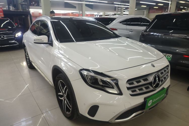 Used Mercedes-Benz GLA 2017 GLA 200 Fashion Model Front Right 45 Deg