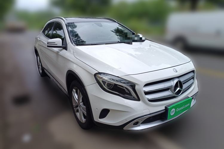 Used Mercedes-Benz GLA 2017 GLA 200 Sport Edition Front Right 45 Deg