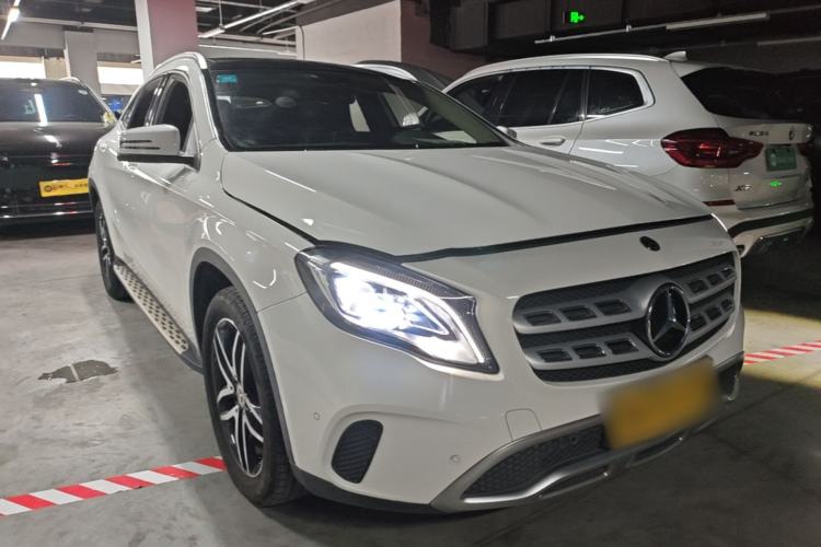Used Mercedes-Benz GLA 2017 GLA 200 Fashion Model Front Right 45 Deg