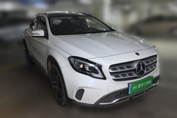 Used Mercedes-Benz GLA 2017 GLA 200 Fashion Model Front Right 45 Deg