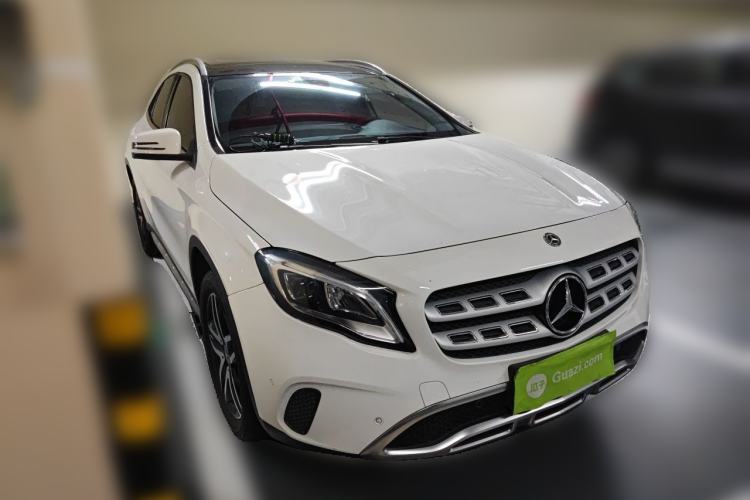 Used Mercedes-Benz GLA 2017 GLA 200 Fashion Model Front Right 45 Deg