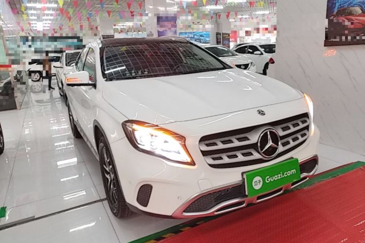 Used Mercedes-Benz GLA 2017 GLA 200 Fashion Model Front Right 45 Deg