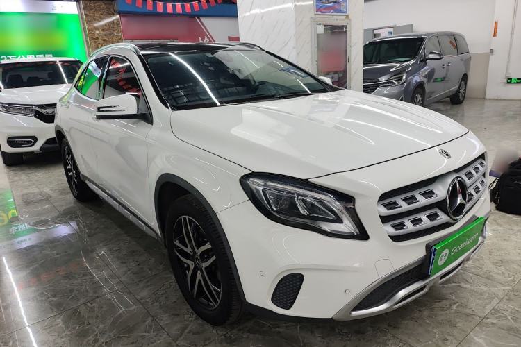 Used Mercedes-Benz GLA 2017 GLA 200 Fashion Model Front Right 45 Deg