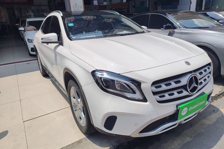 Used Mercedes-Benz GLA 2017 GLA 200 Sport Edition Front Right 45 Deg
