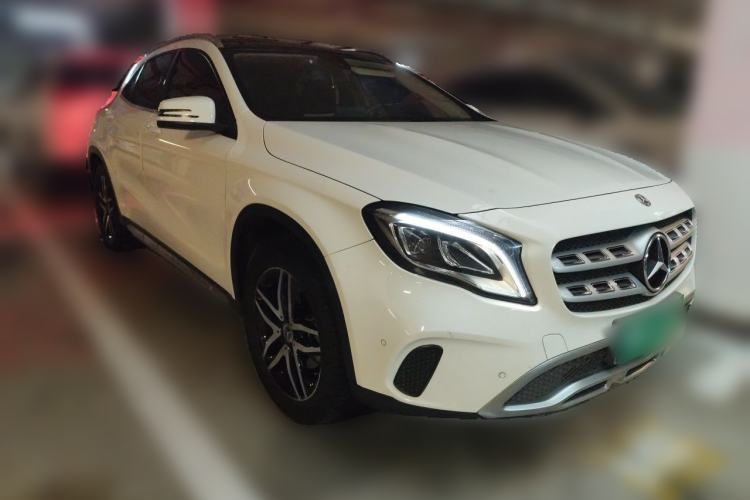 Used Mercedes-Benz GLA 2017 GLA 200 Fashion Model Front Right 45 Deg