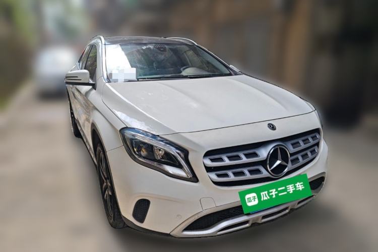 Used Mercedes-Benz GLA 2017 GLA 200 Fashion Model Front Right 45 Deg