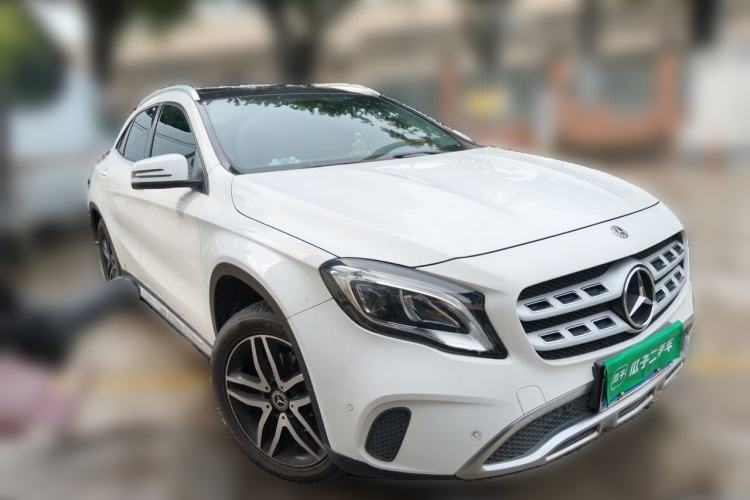 Used Mercedes-Benz GLA 2017 GLA 200 Fashion Model Front Right 45 Deg