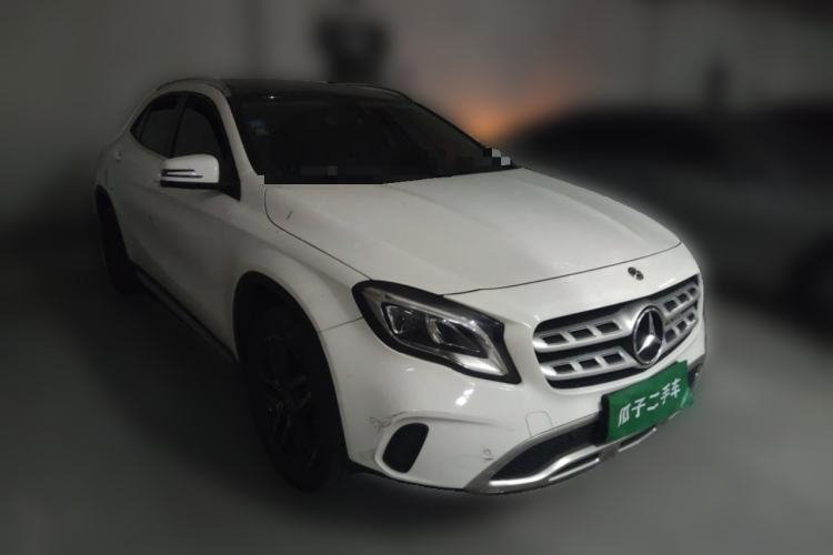 Used Mercedes-Benz GLA 2017 GLA 200 Fashion Model Front Right 45 Deg
