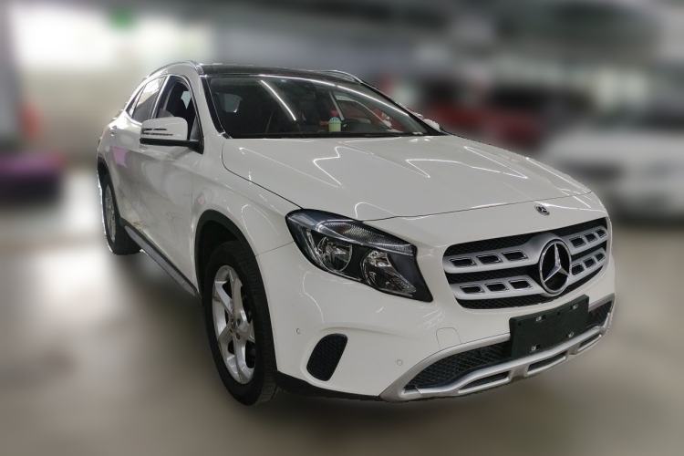 Used Mercedes-Benz GLA 2017 GLA 200 Sport Edition Front Right 45 Deg