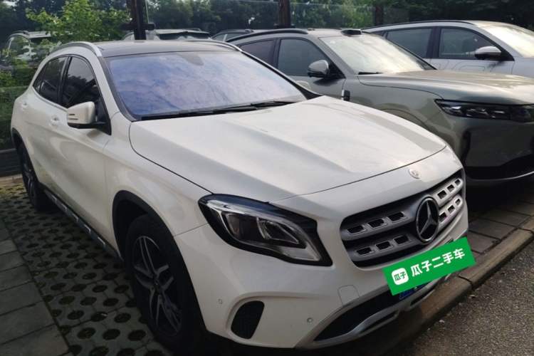 Used Mercedes-Benz GLA 2017 GLA 200 Fashion Model Front Right 45 Deg