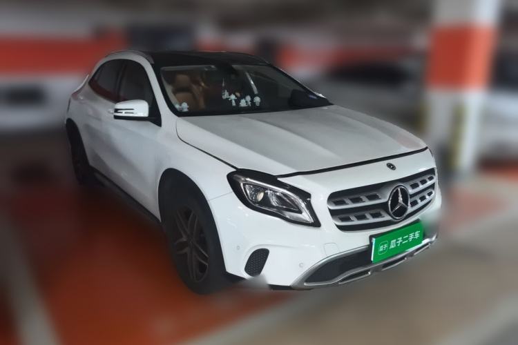 Used Mercedes-Benz GLA 2017 GLA 200 Fashion Model Front Right 45 Deg