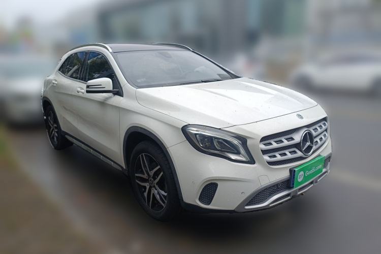 Used Mercedes-Benz GLA 2017 GLA 200 Fashion Model Front Right 45 Deg
