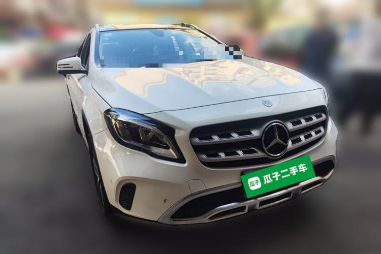 Used Mercedes-Benz GLA 2017 GLA 200 Fashion Model Front Right 45 Deg