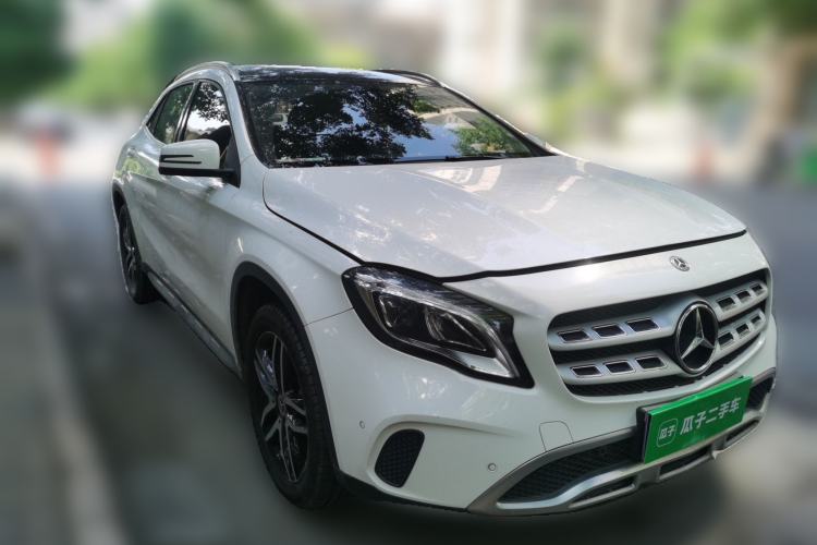 Used Mercedes-Benz GLA 2017 GLA 200 Fashion Model Front Right 45 Deg