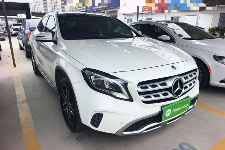Used Mercedes-Benz GLA 2017 GLA 200 Fashion Model Front Right 45 Deg