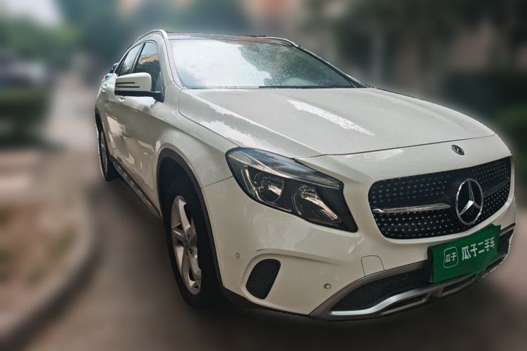 Used Mercedes-Benz GLA 2017 GLA 200 Sport Edition Front Right 45 Deg