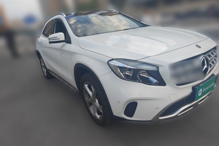 Used Mercedes-Benz GLA 2017 GLA 200 Sport Edition Front Right 45 Deg