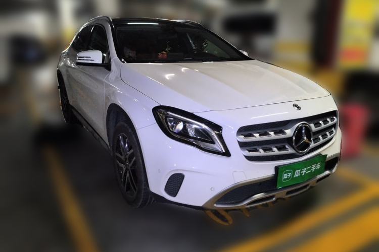Used Mercedes-Benz GLA 2017 GLA 200 Fashion Model Front Right 45 Deg