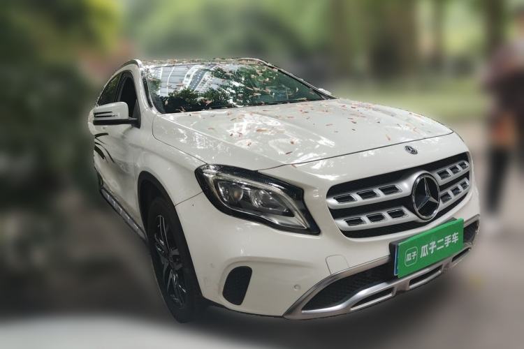 Used Mercedes-Benz GLA 2017 GLA 200 Fashion Model Front Right 45 Deg