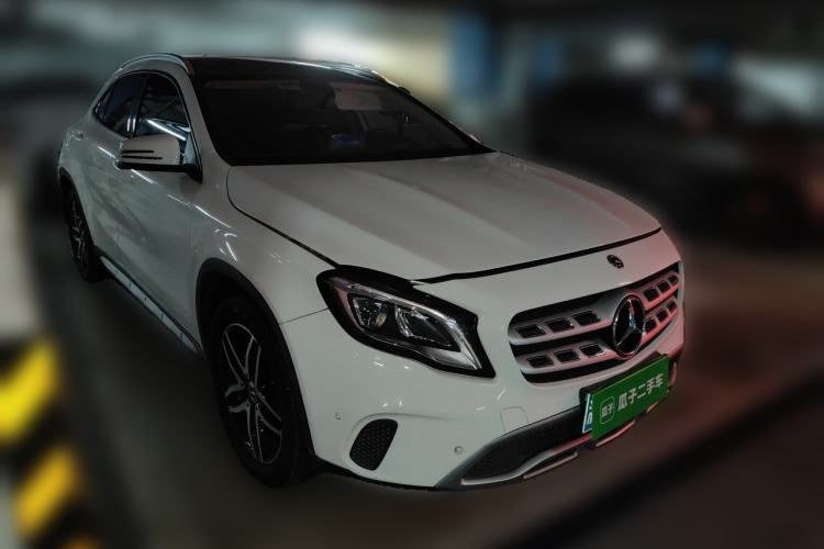 Used Mercedes-Benz GLA 2017 GLA 200 Fashion Model Front Right 45 Deg