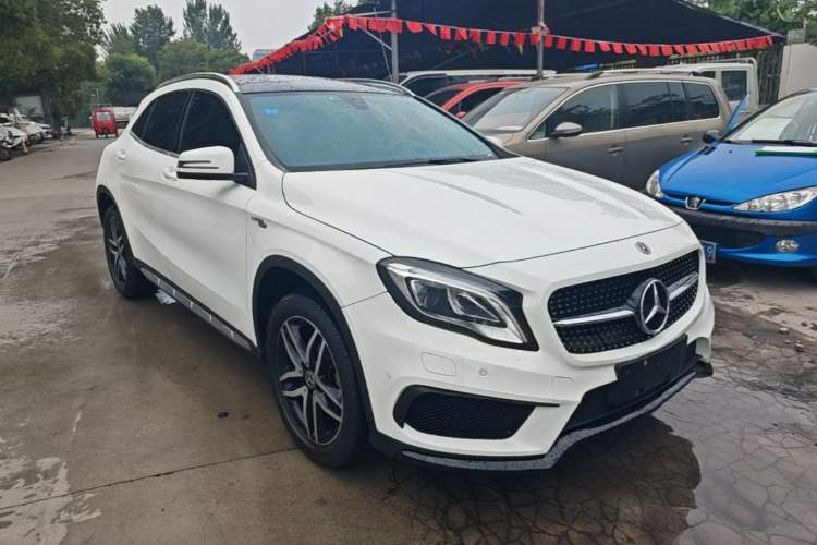 Used Mercedes-Benz GLA 2017 GLA 200 Fashion Model Front Right 45 Deg