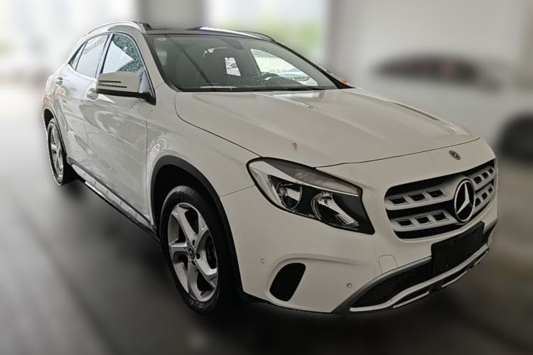 Used Mercedes-Benz GLA 2017 GLA 200 Sport Edition Front Right 45 Deg