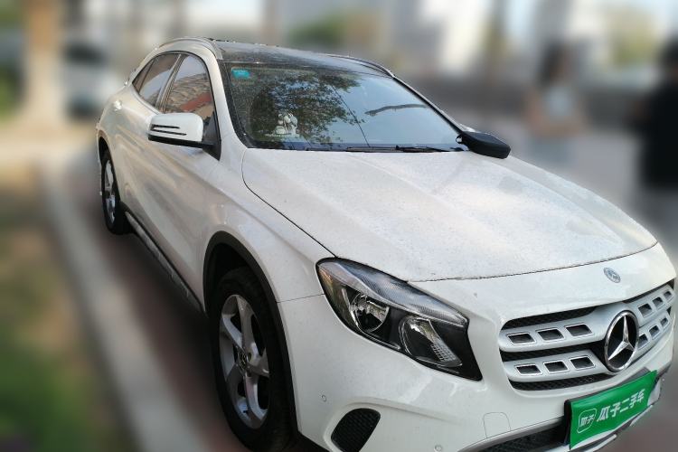 Used Mercedes-Benz GLA 2017 GLA 200 Sport Edition Front Right 45 Deg