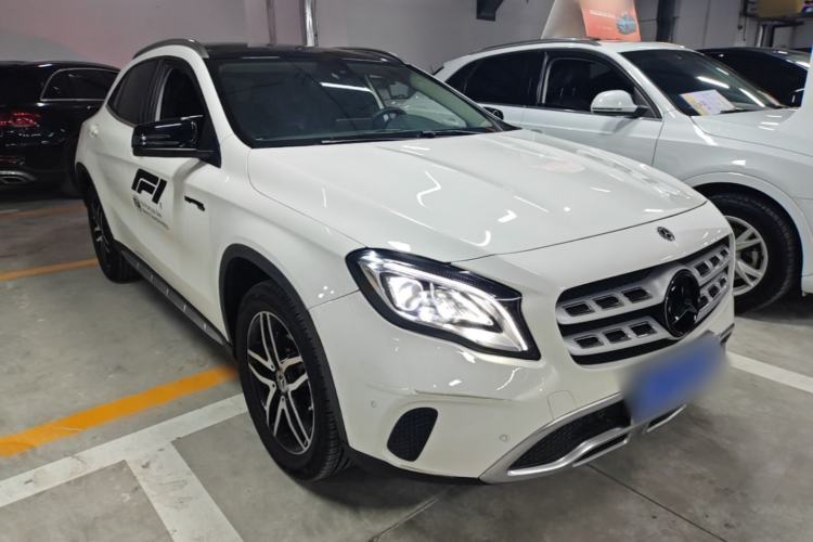 Used Mercedes-Benz GLA 2017 GLA 200 Fashion Model Front Right 45 Deg