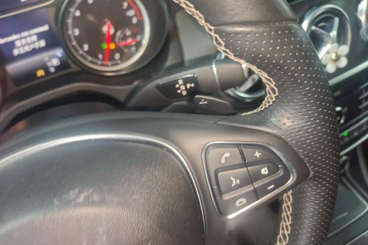 Used Mercedes-Benz GLA 2017 GLA 220 4MATIC Fashion Model Gear Lever