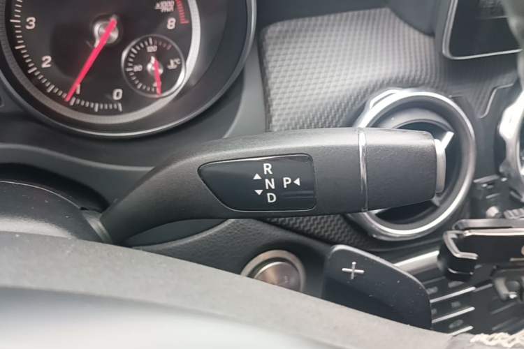 Used Mercedes-Benz GLA 2017 GLA 200 Fashion Model Gear Lever