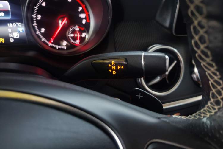 Used Mercedes-Benz GLA 2017 GLA 200 Fashion Model Gear Lever