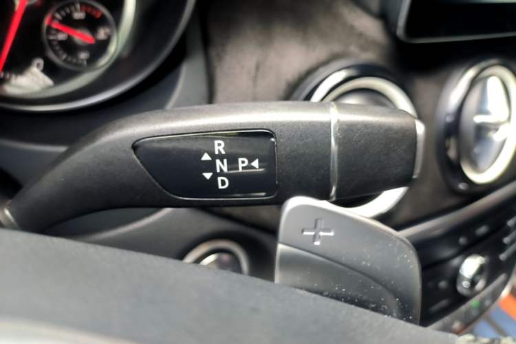 Used Mercedes-Benz GLA 2017 GLA 200 Fashion Model Gear Lever