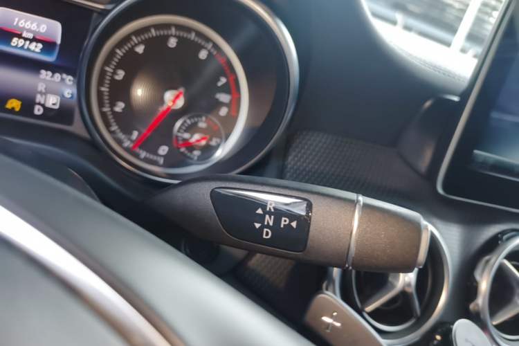 Used Mercedes-Benz GLA 2017 GLA 200 Fashion Model Gear Lever