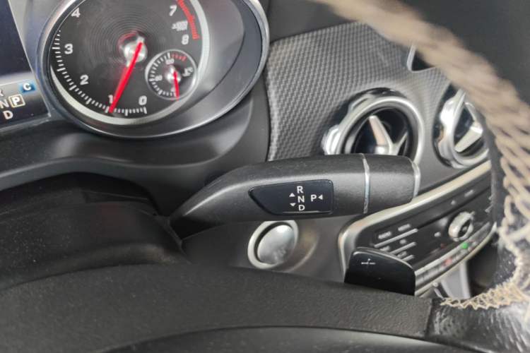 Used Mercedes-Benz GLA 2017 GLA 200 Sport Edition Gear Lever