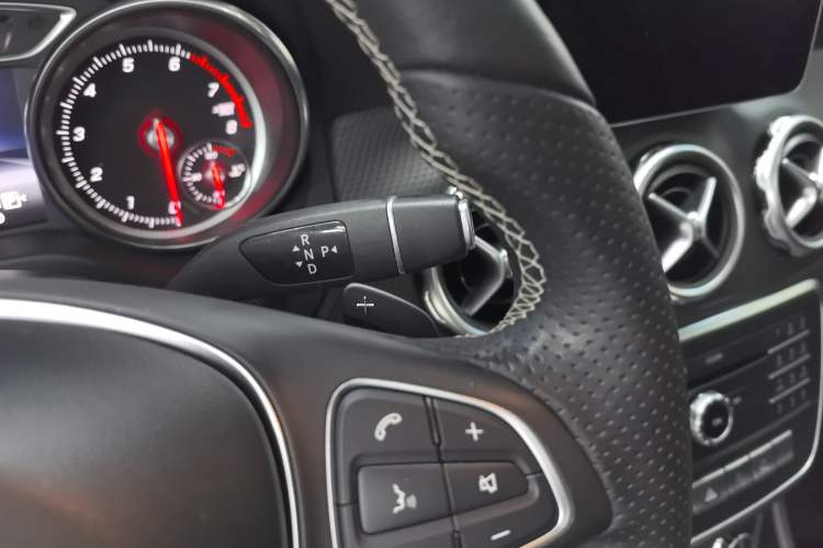 Used Mercedes-Benz GLA 2017 GLA 200 Sport Edition Gear Lever