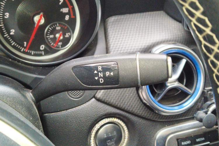 Used Mercedes-Benz GLA 2017 GLA 200 Fashion Model Gear Lever