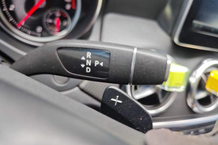 Used Mercedes-Benz GLA 2017 GLA 200 Fashion Model Gear Lever