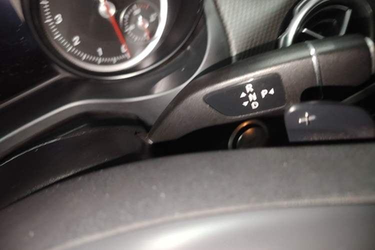 Used Mercedes-Benz GLA 2017 GLA 200 Fashion Model Gear Lever