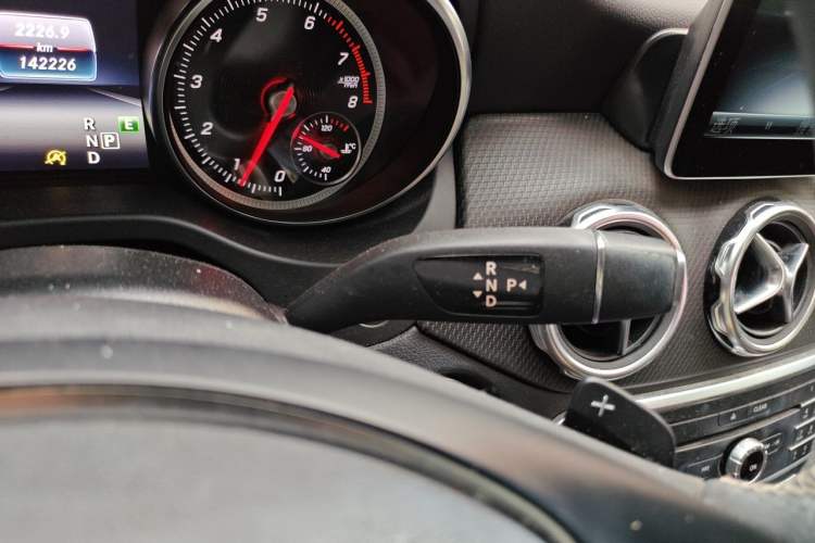 Used Mercedes-Benz GLA 2017 GLA 200 Sport Edition Gear Lever