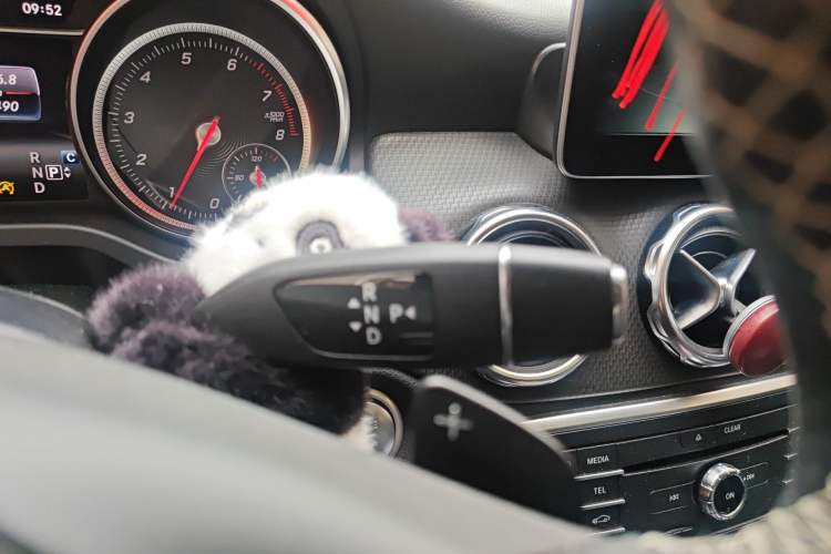 Used Mercedes-Benz GLA 2017 GLA 200 Sport Edition Gear Lever
