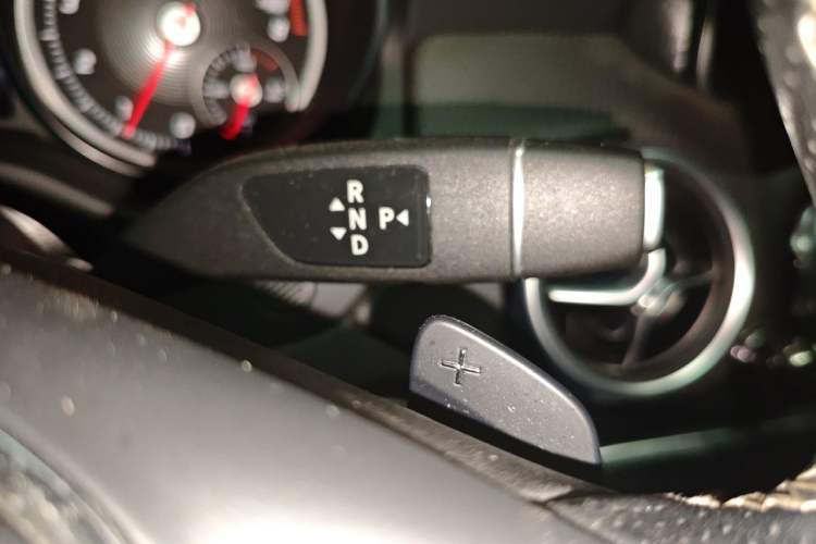 Used Mercedes-Benz GLA 2017 GLA 200 Fashion Model Gear Lever