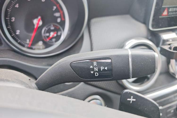 Used Mercedes-Benz GLA 2017 GLA 200 Fashion Model Gear Lever
